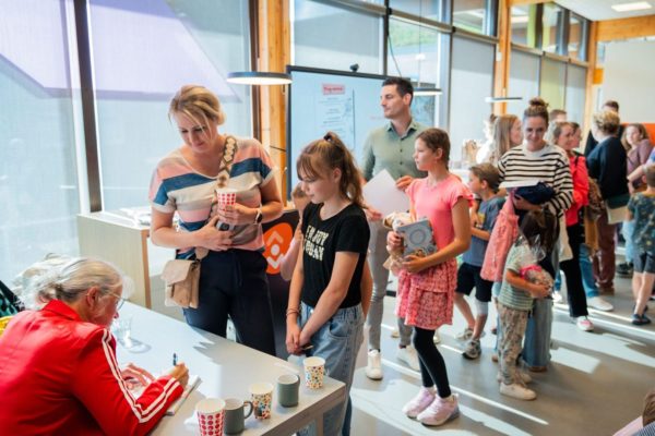 Kinderboekenschrijfster en juf Bianca Terlouw presenteert derde deel over Moos Foto: Persbureau Heitink