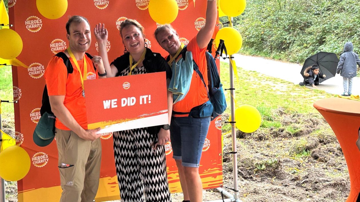 70 deelnemers lopen Heroes Hike for Charity op de Posbank Foto: Martin Slijper