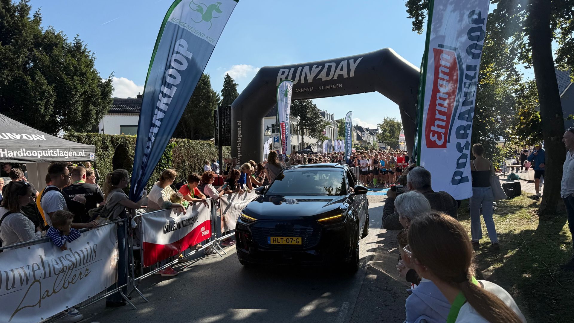 Rozendaalselaan in Velp vormt voor de 29e keer het decor van start en finish Posbankloop