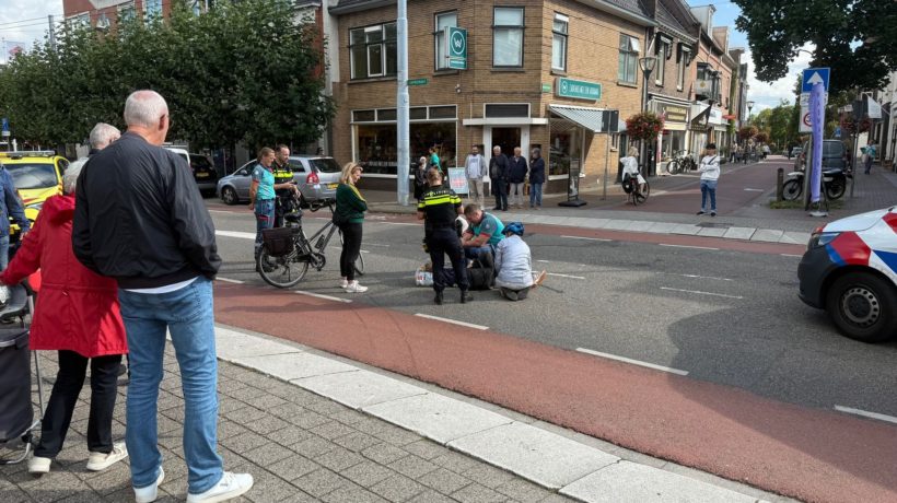 Meisje gewond na aanrijding met auto in Velp Foto: Martin Slijper