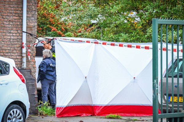 Politie onderzoekt dood van man in Spankeren Foto: Persbureau Heitink
