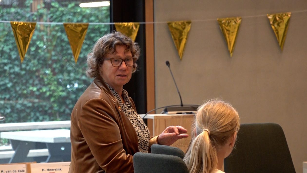 Rheden wil meer vrouwen aan de politieke tafel. Foto: Omroep Gelderland