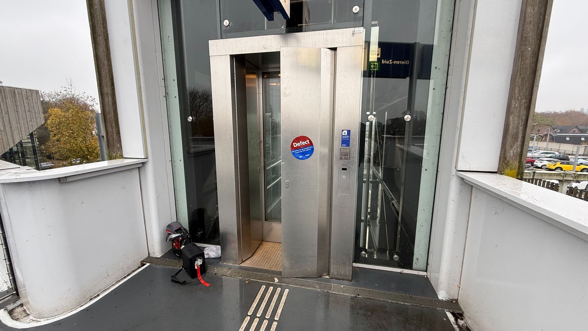 Lift bij station Dieren brengt reizigers weer naar het perron