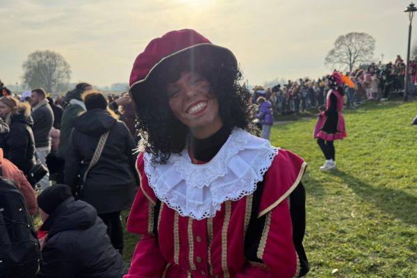 Grote drukte bij intocht Sinterklaas in Dieren Foto: Studio Rheden