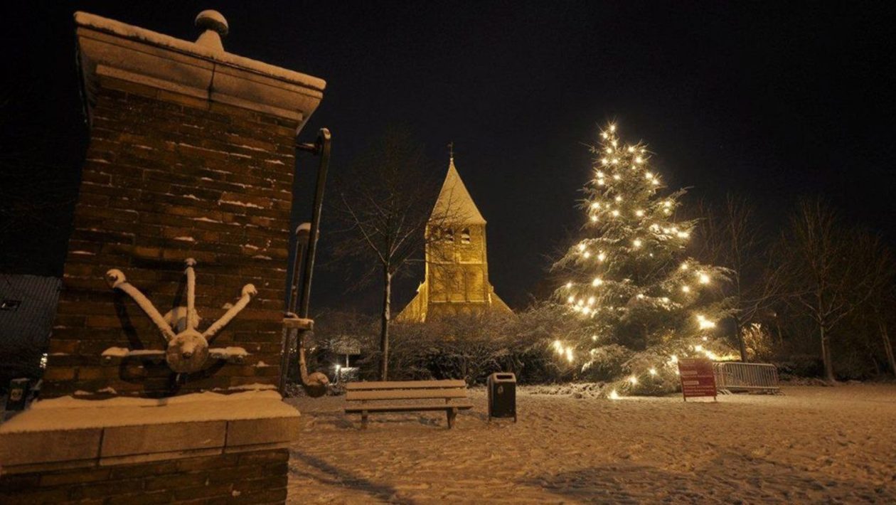 Kerst op het Dorpsplein in Rheden Foto: Martin de Jongh