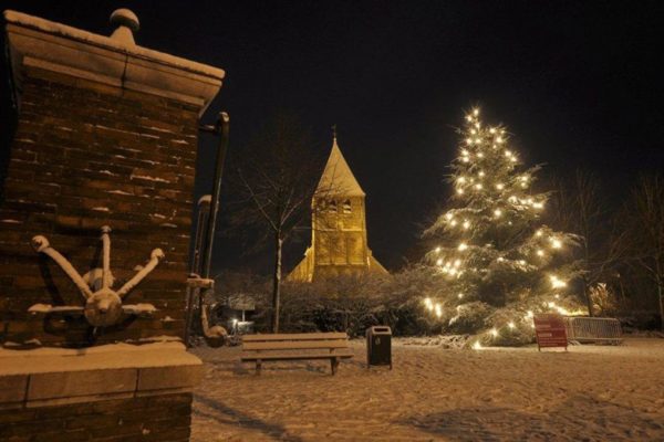 Kerst op het Dorpsplein in Rheden Foto: Martin de Jongh