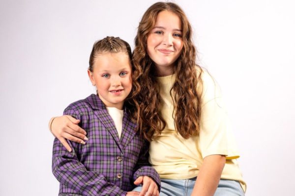 Twee zusjes uit Dieren starten vrolijke crowdfunding voor hun Buurtkastje Foto: Marly en Mandely