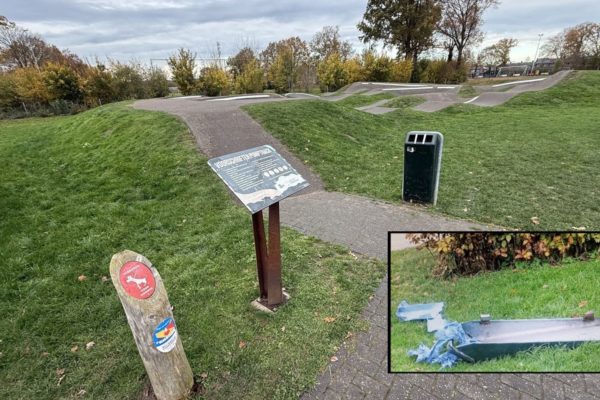 Vuilnisbak opgeblazen bij kanovijver Rheden Foto: Martin Slijper