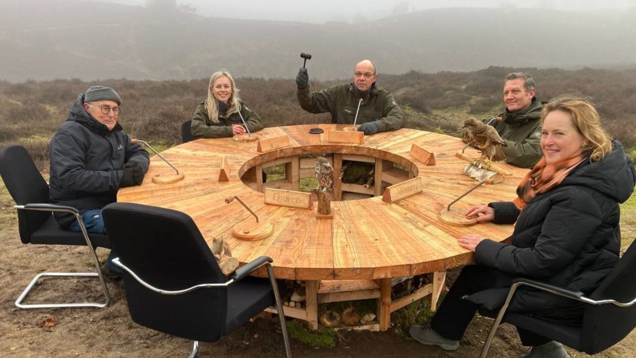 De natuurtafel op de Posbank. Foto: Omroep Gelderland