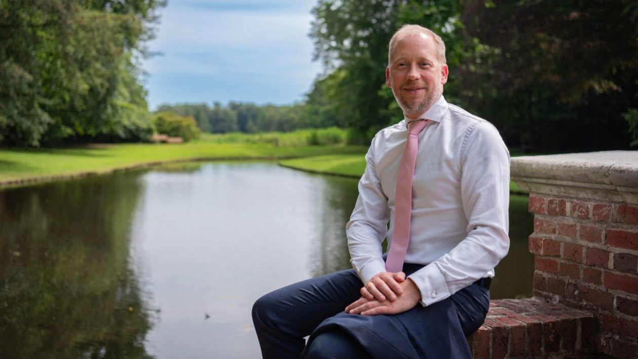 Burgemeester Rozendaal maakt overstap van Elburg naar Brummen. Foto: Gemeente Elburg