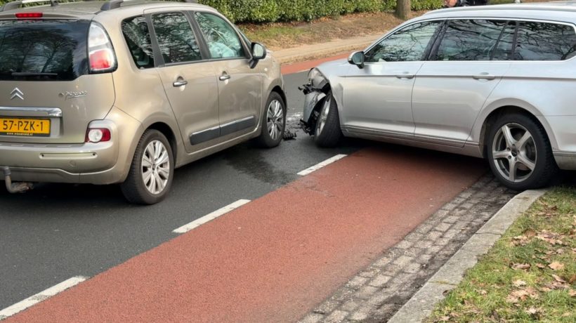 Aanrijding met letsel op Ringallee in Velp Foto: Martin Slijper