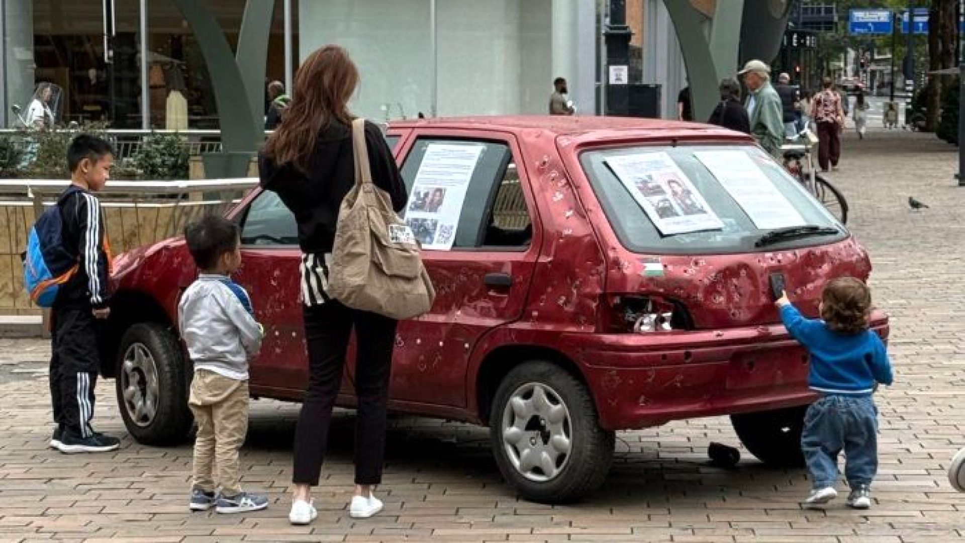 Replica dodenauto van Hind te zien in Dieren