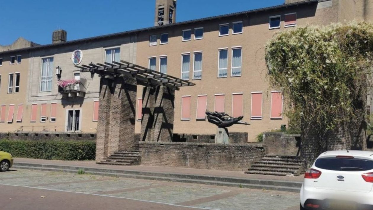 Het gemeentehuis in Oosterbeek. Foto: Omroep Gelderland