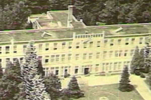 Vanuit het Apeldoornsche Bosch werden bijna 1300 mensen naar Auschwitz gedeporteerd. Foto: Omroep Gelderland