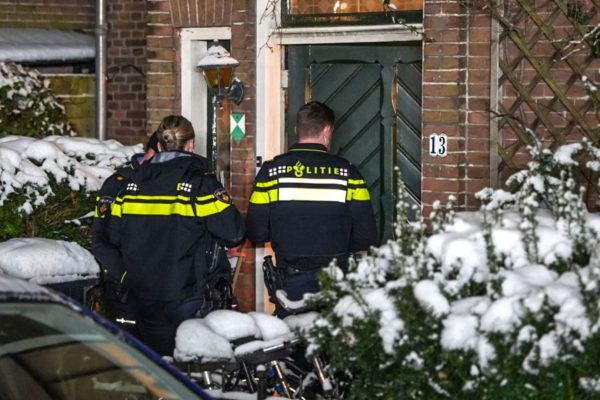 Politie vindt hennepplanten na melding van rare geur Foto: Persbureau Heitink