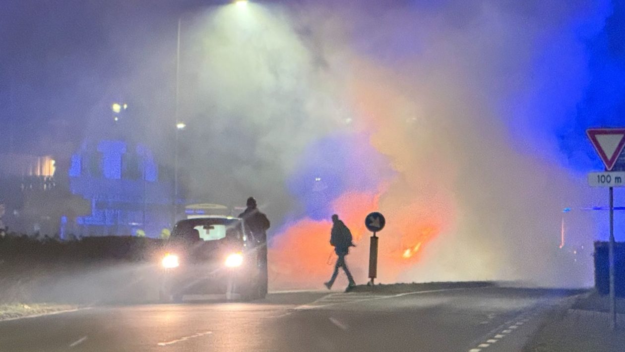 Bestuurder ontsnapt op tijd bij autobrand Foto: Birgit De Groen
