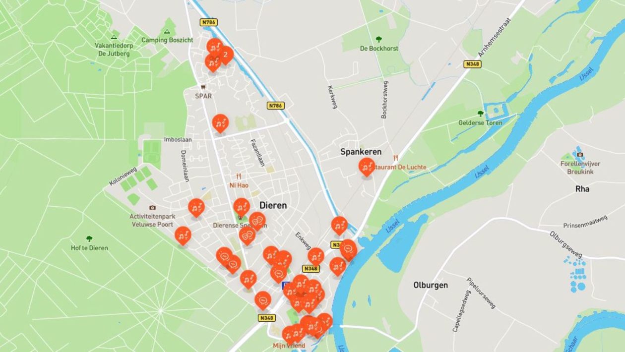 Dieren opent 'Gluren bij de Buren' in 38 huiskamers voor cultureel festival Foto: Gluren bij de Buren