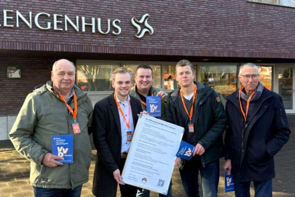 VVD Rheden gaat huis-aan-huis Foto: VVD Rheden