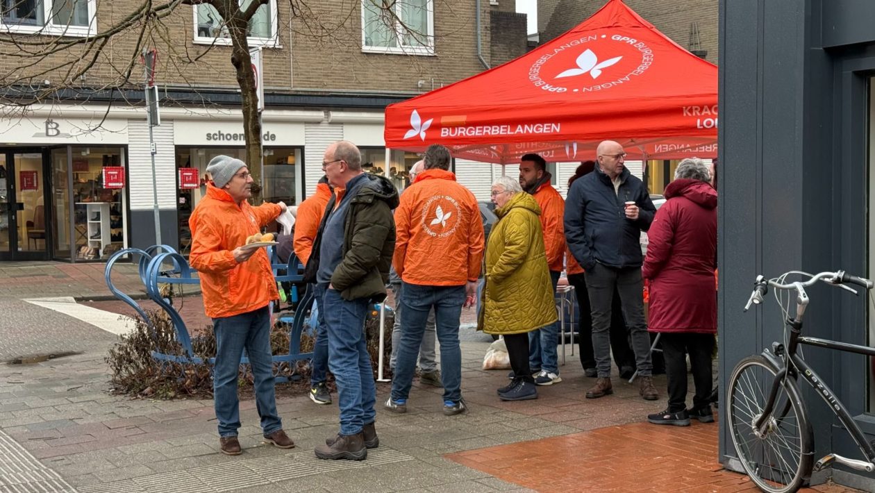 Politieke partijen voeren campagne in Velp voor gemeenteraadsverkiezingen Foto: Martin Slijper