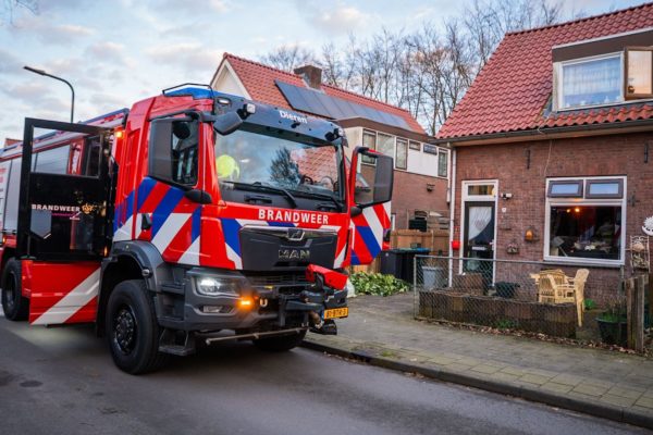 Brandweer redt bewoner bij keukenbrand in Dieren Foto: Persbureau Heitink