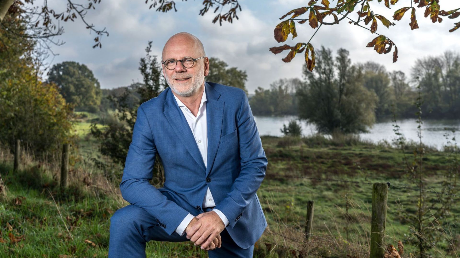 Burgemeester Van Eert geeft gastles op school in Dieren