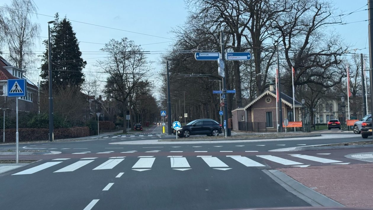 Velpse verkeersproblemen verhuizen naar Bronbeek in Arnhem Foto: Martin Slijper