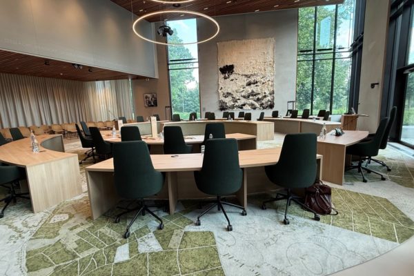 Raadszaal De Steeg Foto: Martin Slijper