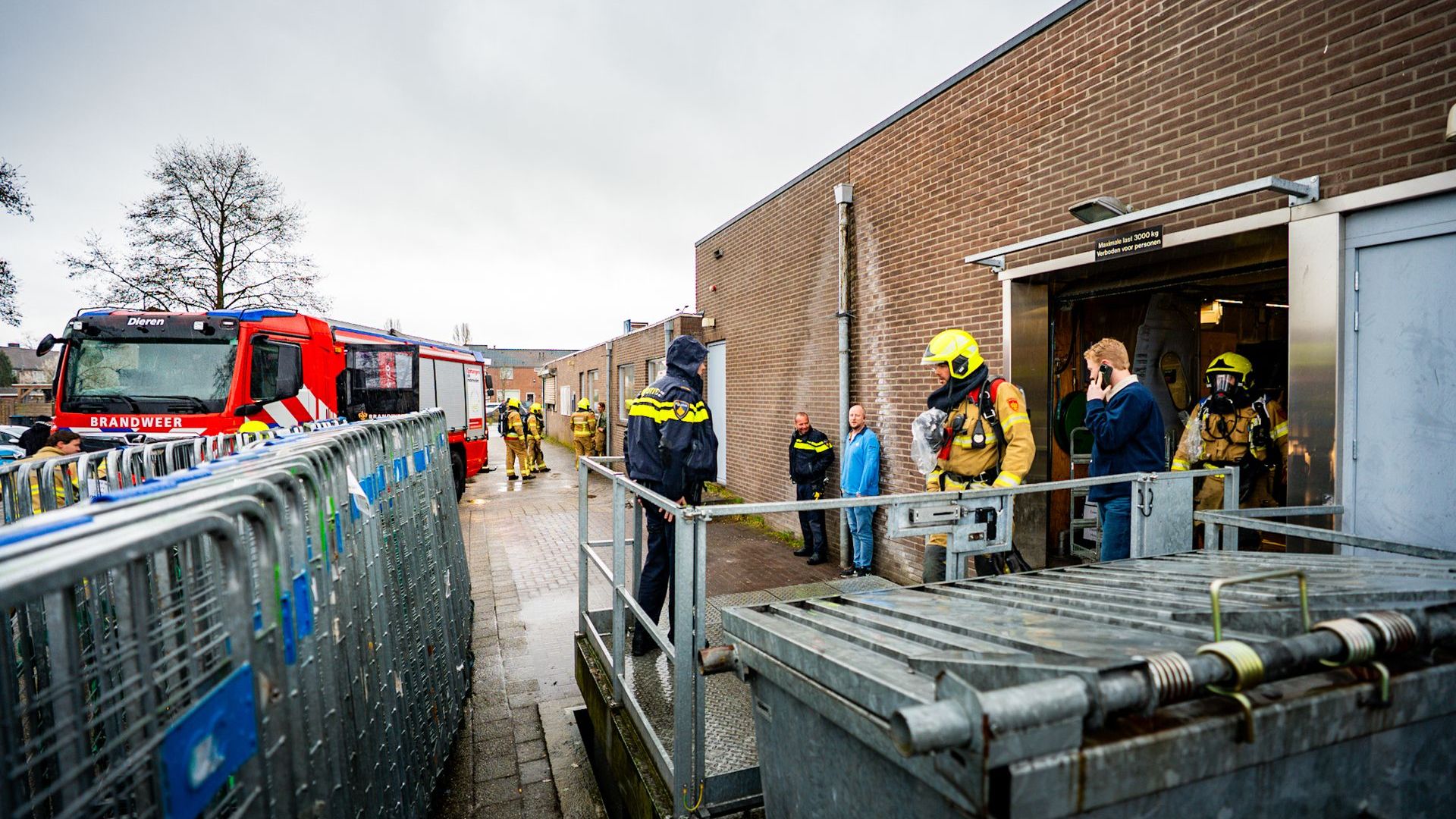 Albert Heijn in Dieren ontruimd na brand in koelcel