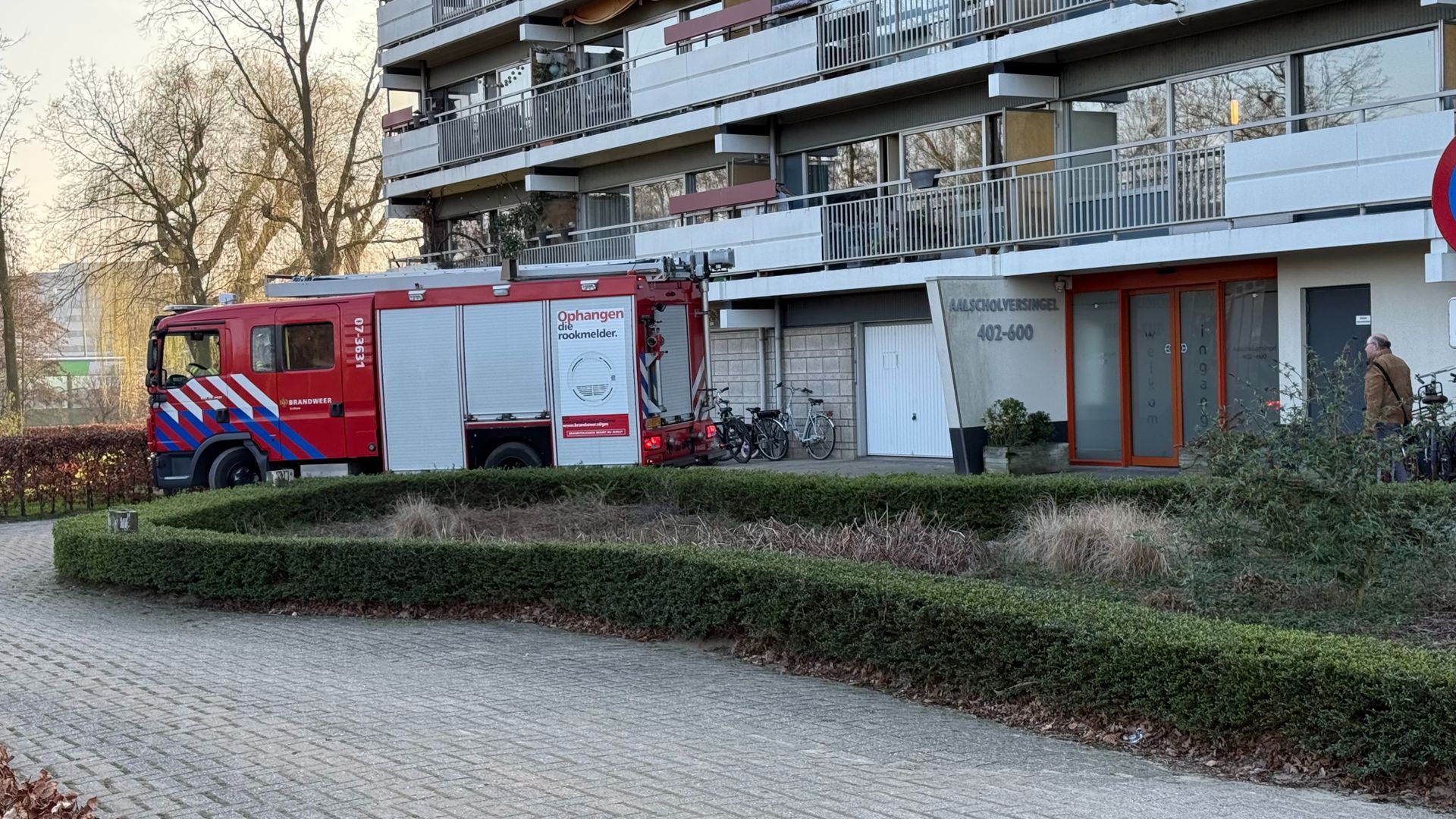 Lift blijft hangen, brandweer mag weer komen