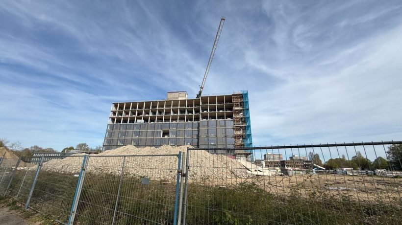 Helft koopwoningen oud ziekenhuis Velp nog niet verkocht Foto: Martin Slijper