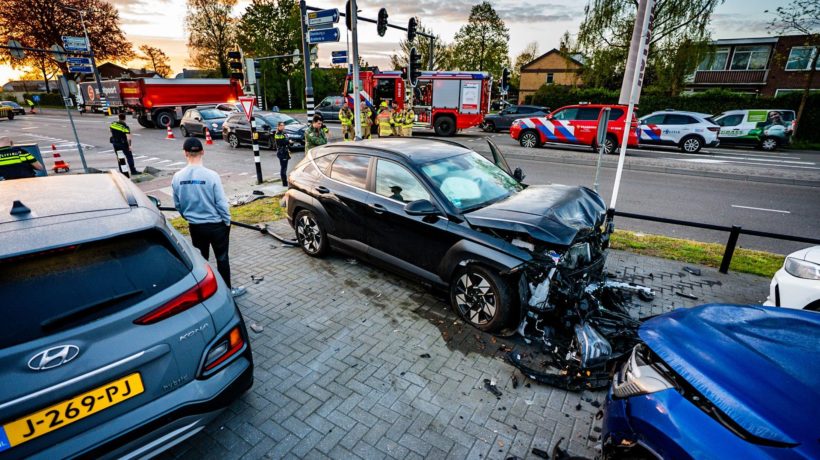 Gewonde bij botsing op N348 Foto: Persbureau Heitink