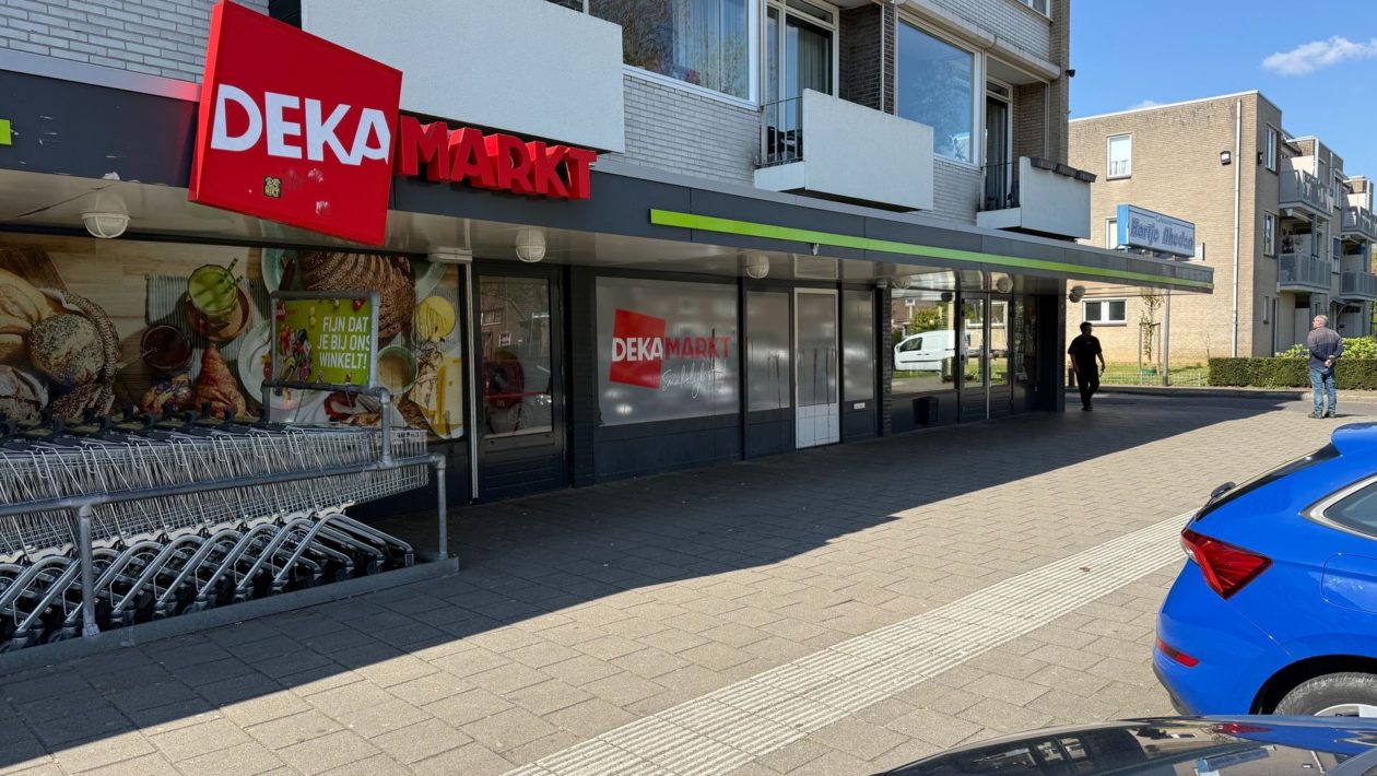 Extra pakketautomaat voor Rheden bij Dekamarkt Foto: Martin Slijper