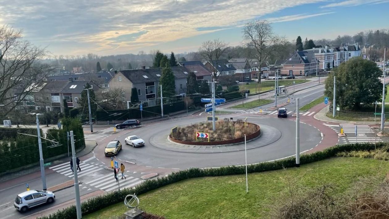Archief rotonde Arnhemsestraatweg Velp Foto: Martin Slijper
