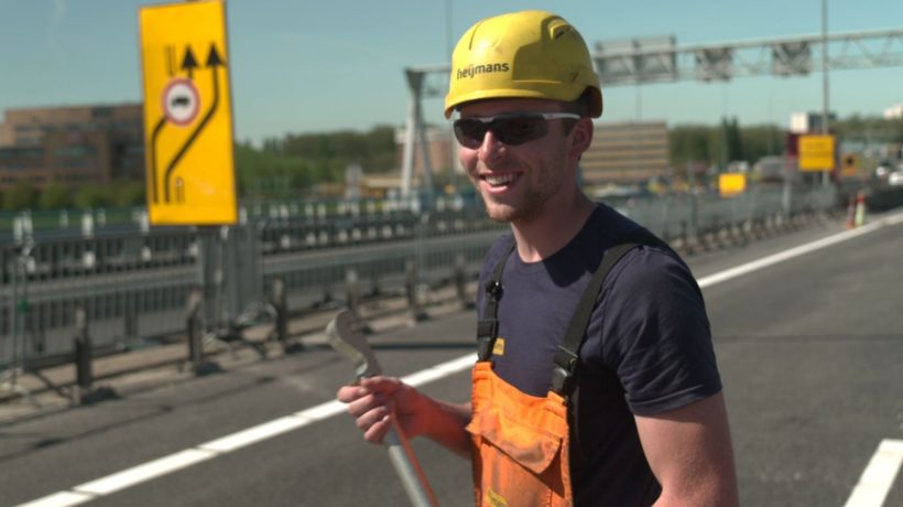 Nikola werkt aan de A12. Foto: Omroep Gelderland