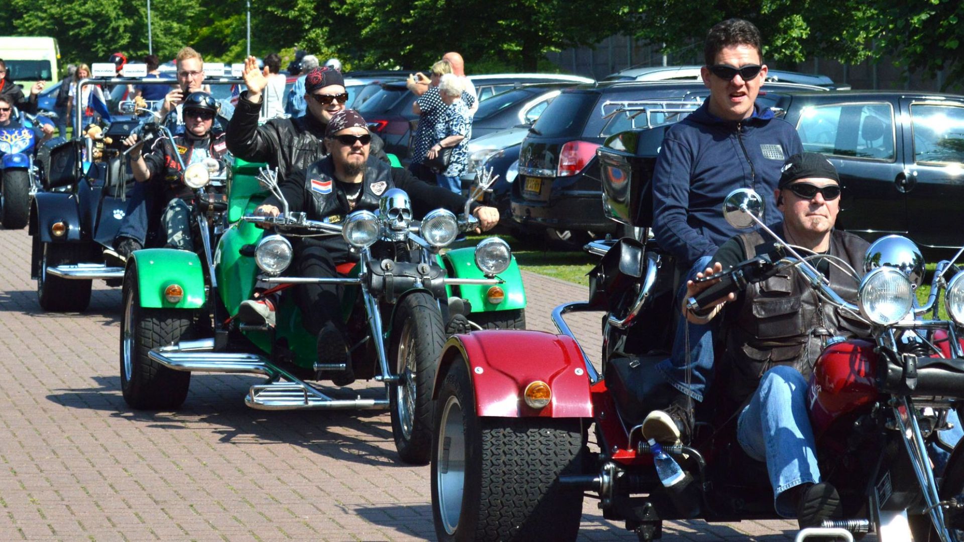 Leerlingen Het Rhedens halen geld op voor motorrun voor jongeren met beperking