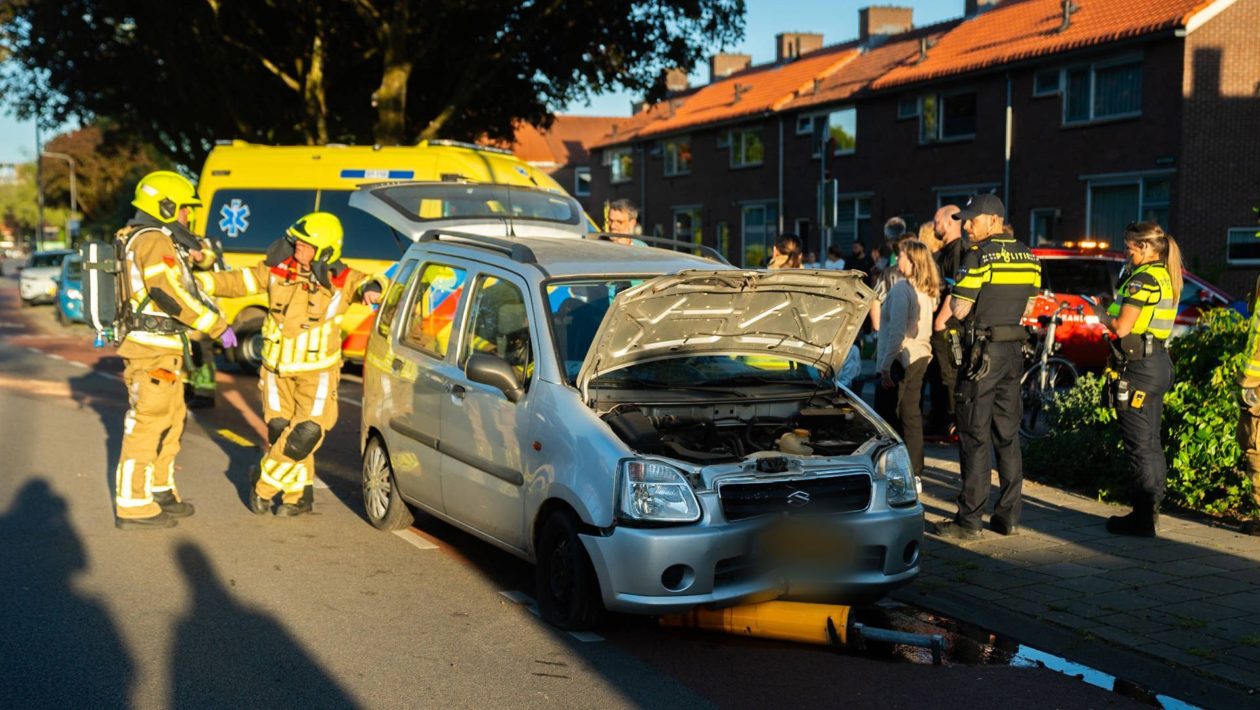 De bestuurder werd verblind door de laagstaande zon. Foto: Sebastiaan Kleijn / Persbureau Heitink