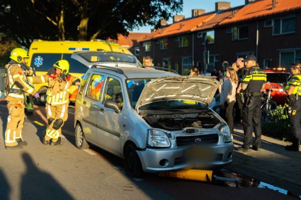 De bestuurder werd verblind door de laagstaande zon. Foto: Sebastiaan Kleijn / Persbureau Heitink