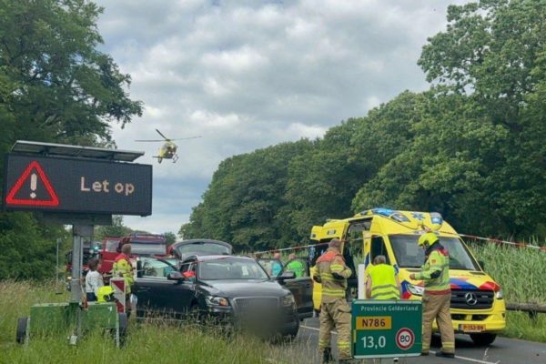 De hulpdiensten ter plekke Foto: Persbureau Heitink