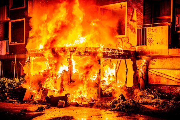 Opnieuw grote brand bij leegstaand Rhederhof in Rheden Foto: Persbureau Heitink