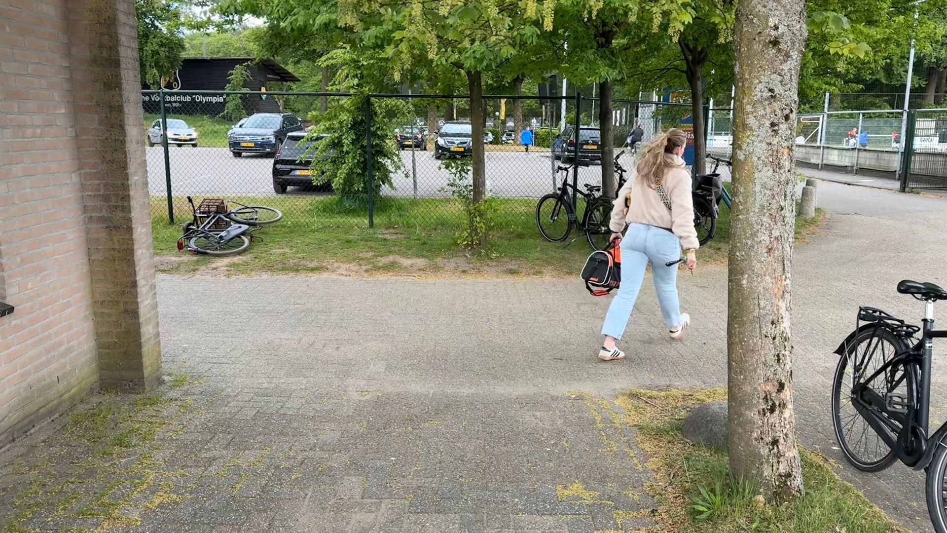 Pakketautomaat komt bij DVOV in Rozendaal: minder bezorgritten, wel aandacht voor opening hek