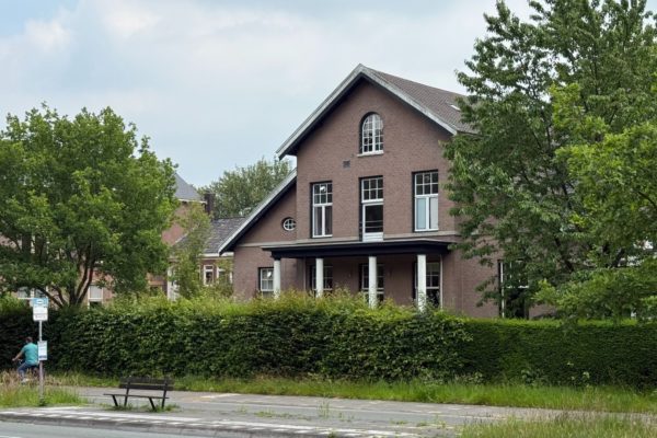 Oudste gemeentehuis van Rheden Foto: Martin Slijper