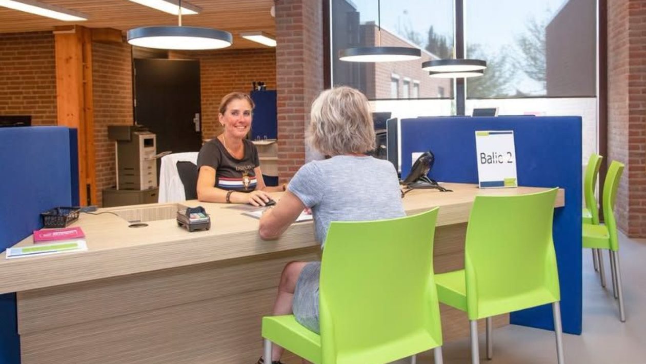Gemeente sluit balie Burgerzaken in Dieren Foto: Rheden