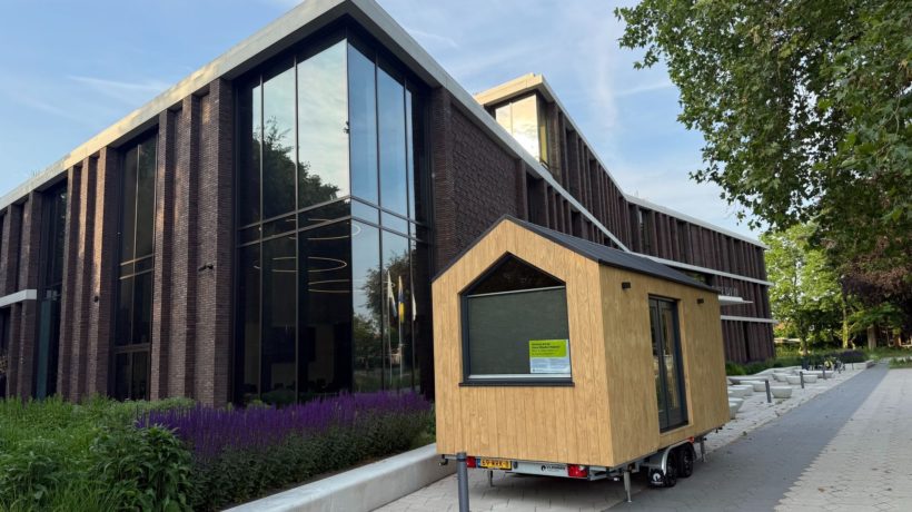 Gemeentehuis De Steeg Foto: Martin Slijper