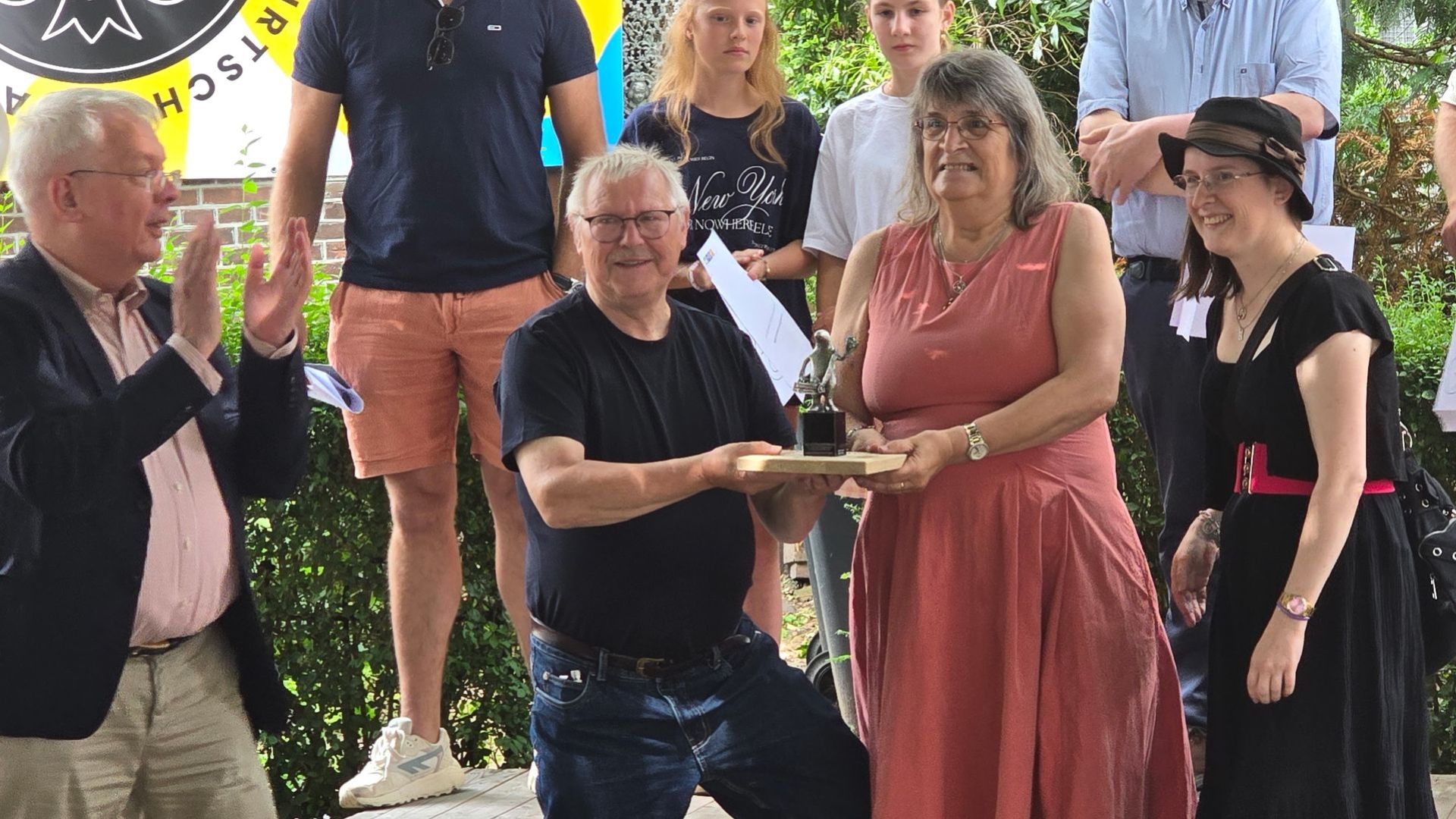 Eerste ‘Trots op Dieren Award’ uitgereikt