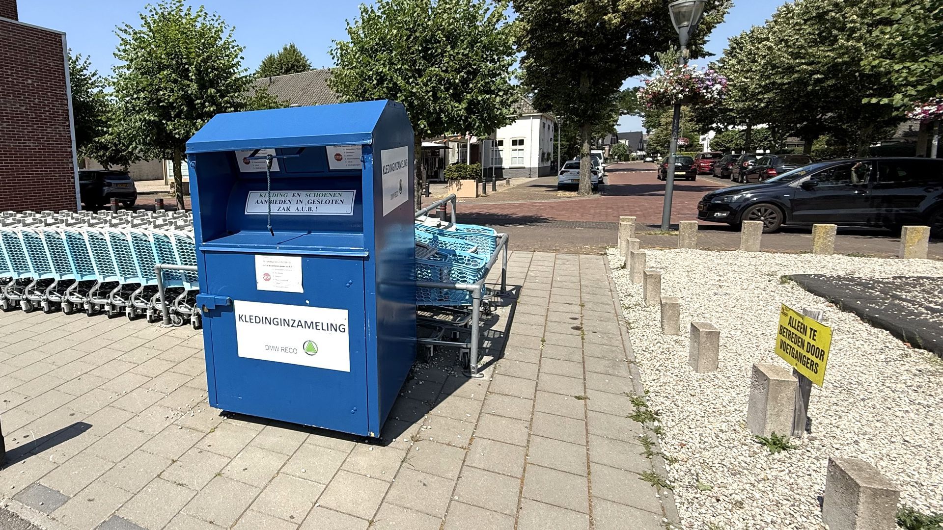 Nog geen maand na verwijdering staat opnieuw illegale kledingcontainer in Rheden
