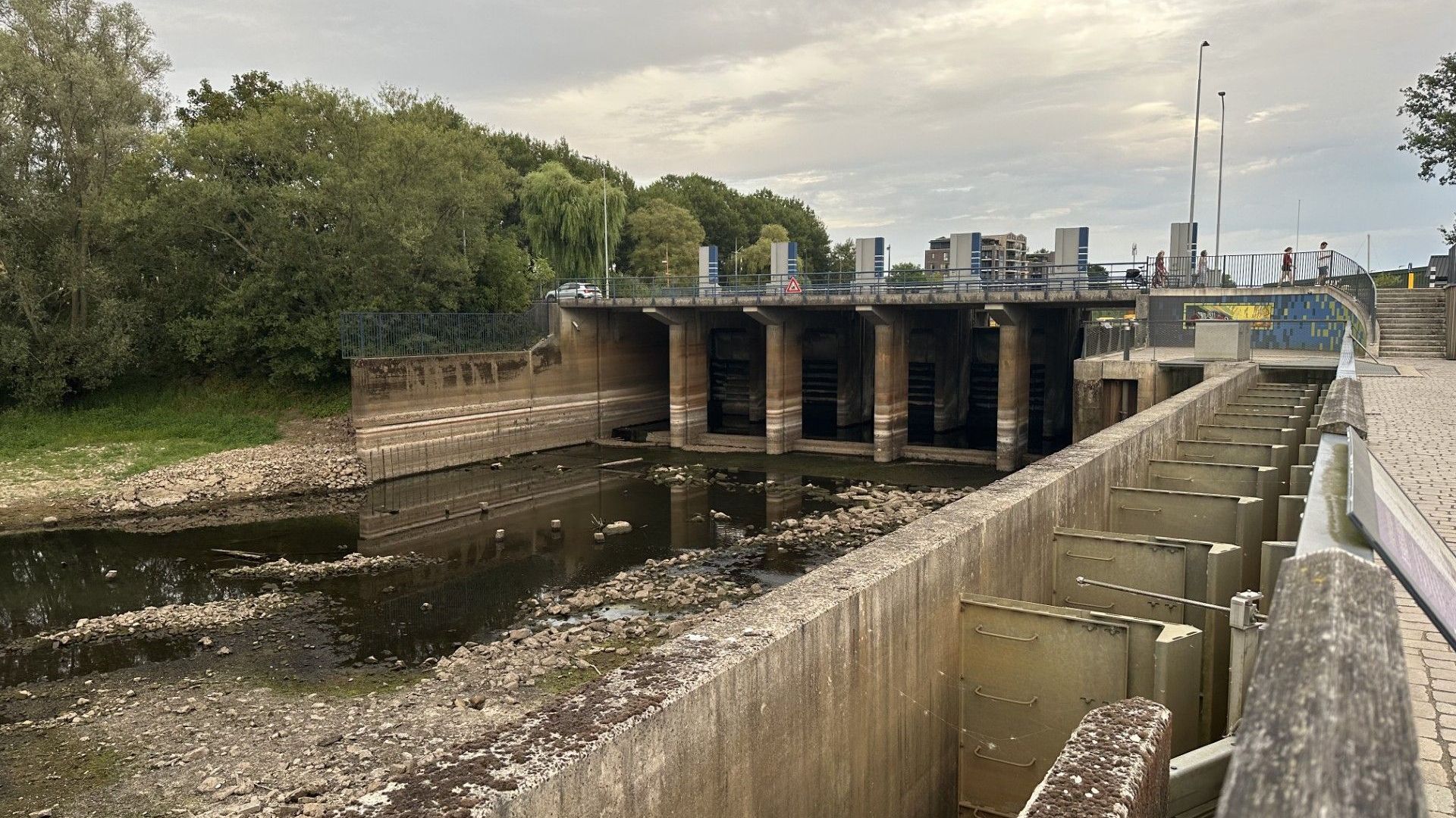 Sluiswachter hoopt op regen in Duitsland: ‘Anders moeten we alternatieven inzetten’