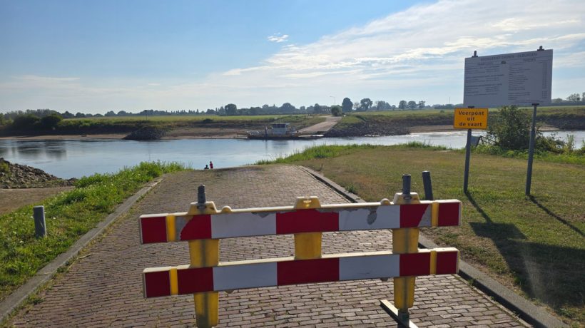 IJssel staat uitzonderlijk laag Foto: Studio Rheden