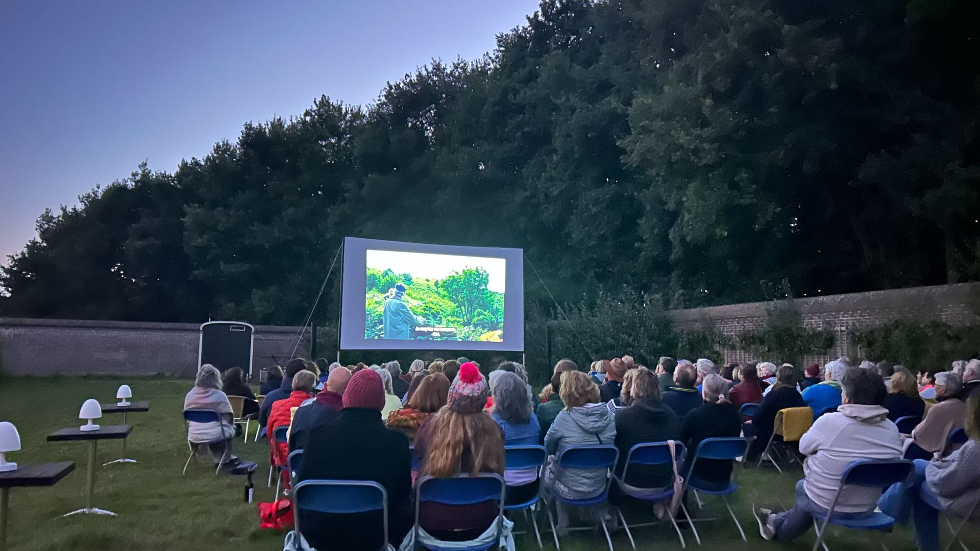 Filmhuis Dieren viert jubileum met buitenfilms op Wijndomein Hof te Dieren