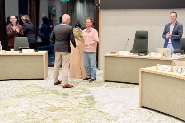 Dico Verschure benoemd als nieuwe raadsvolger van PvdD in Rheden Foto: Martin Slijper
