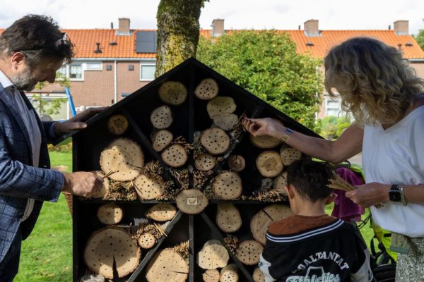 Gemeente Rheden in de ban van de bloemetjes en de bijtjes Foto: Rob de Lelij